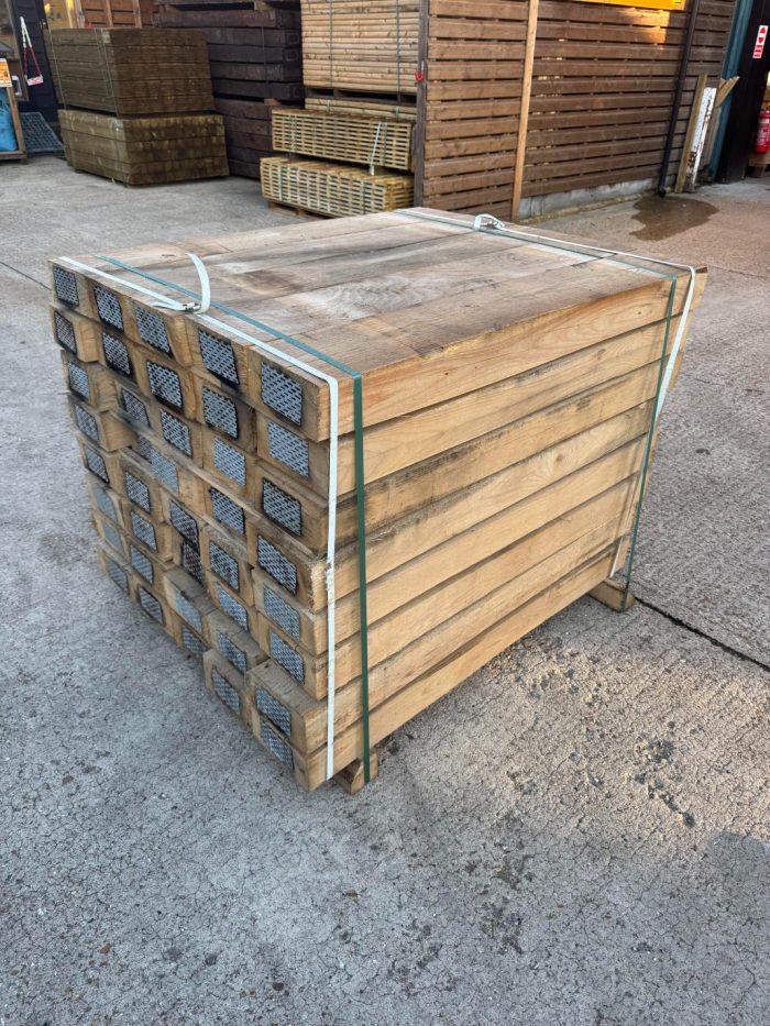 100x200x1200mm_Oak_Sleepers_(1)